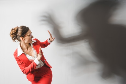 La lutte contre les violences sexuelles et sexistes : focus sur la lutte contres les nouvelles formes d'agression issues de l'Internet et des réseaux sociaux